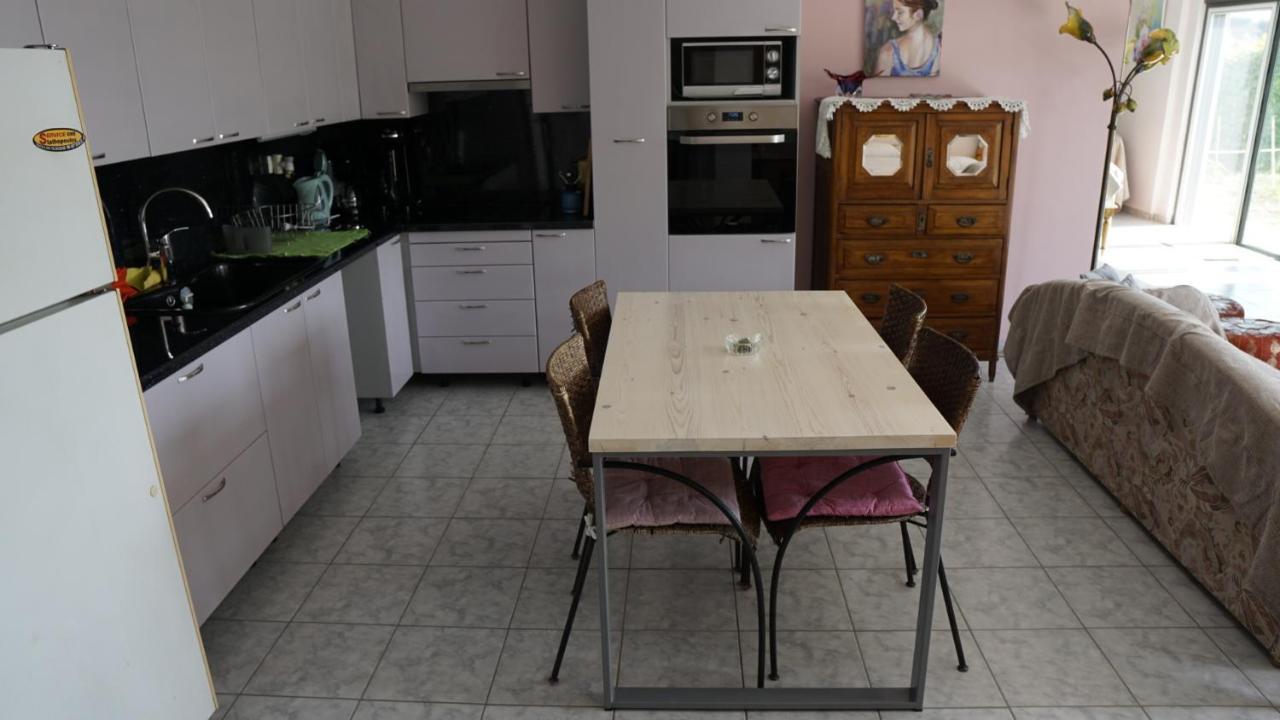 Romanos Patras Studio Kültér fotó